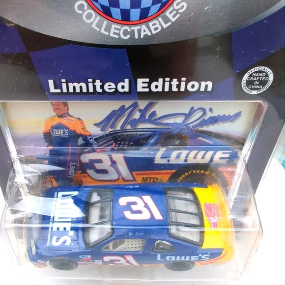 Mike Skinner #31 1996 Lowe's Racing Action Platinum Monte Carlo 1:64 Diecast - Picture 2 of 5